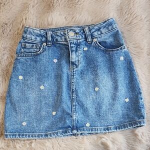 Girl's Cat & Jack Blue Denim Skirt with Embroidered Floral Accents, Size M (8)